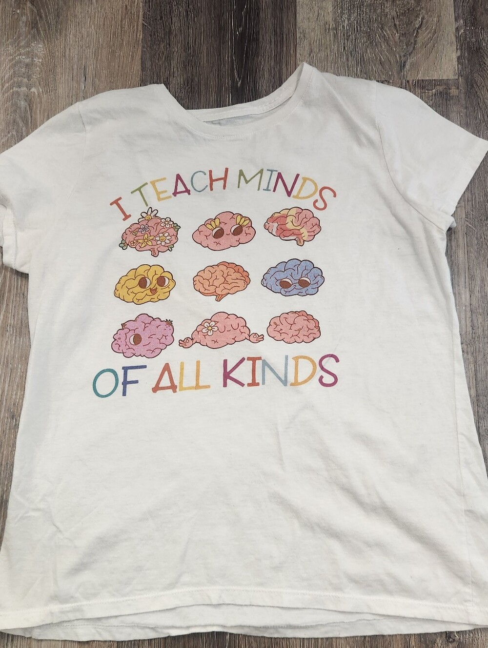 "I Teach Minds of All Kinds" Graphic Tee Sz Med